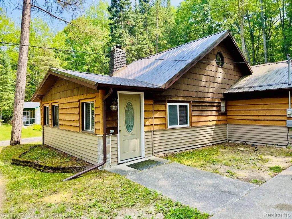 111 Petoskey Drive Roscommon Village MI 48653