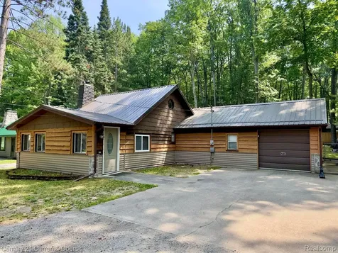 111 Petoskey Drive Lyon Township MI 48653