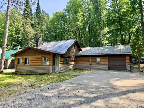 111 Petoskey Drive Lyon Township MI 48653