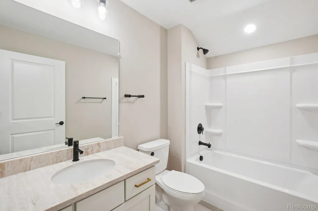 864 Kelpie Drive Pittsfield Charter Township MI 48108