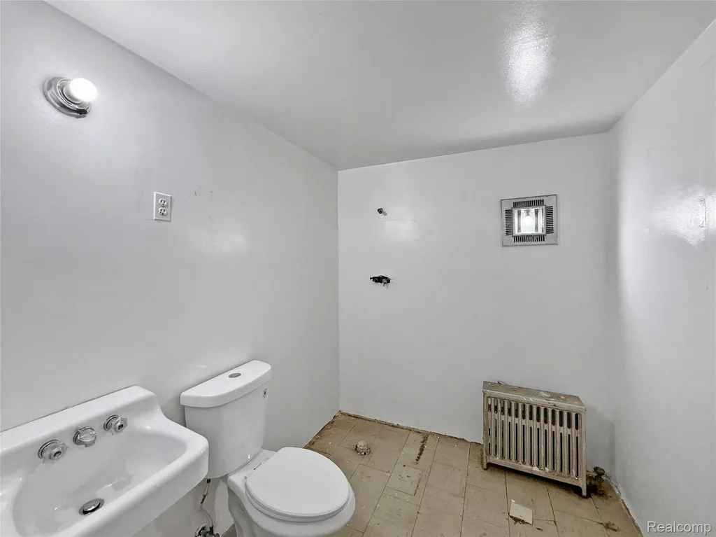13610 Woodmont Avenue Detroit City MI 48227
