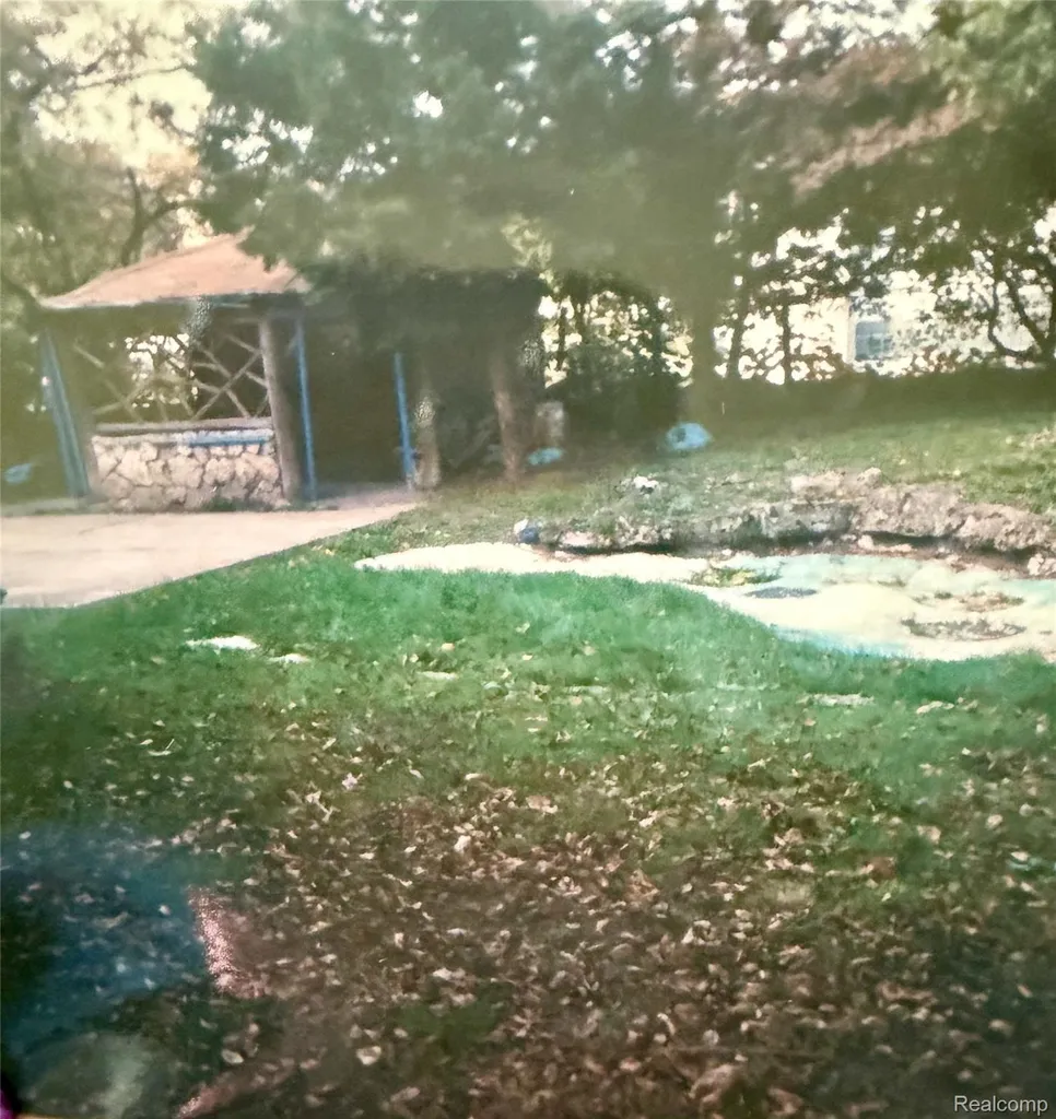 13610 Woodmont Avenue Detroit City MI 48227