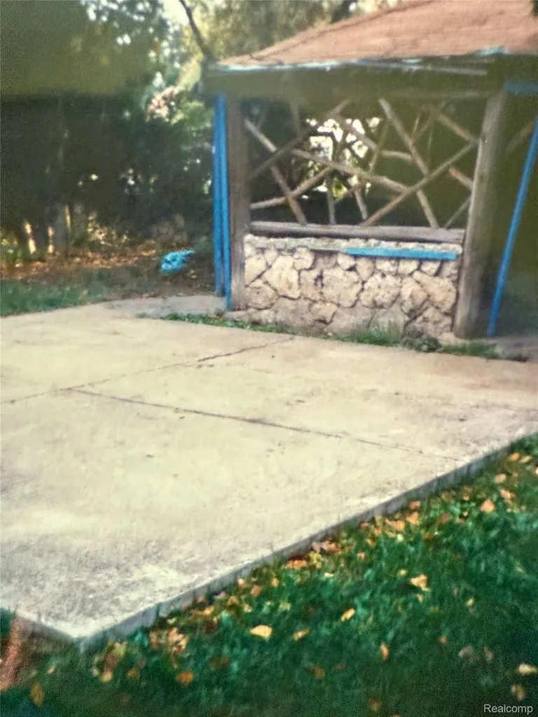 13610 Woodmont Avenue Detroit City MI 48227