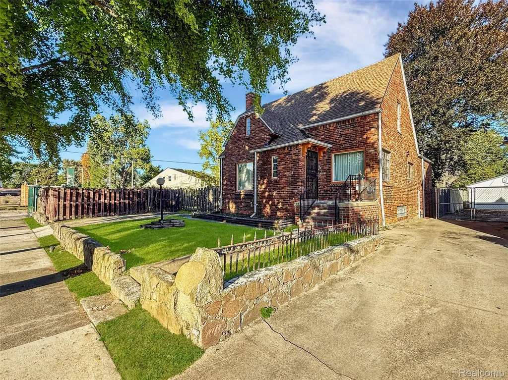 13610 Woodmont Avenue Detroit City MI 48227