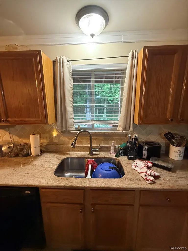 44994 Sondra Drive Van Buren Charter Township MI 48111