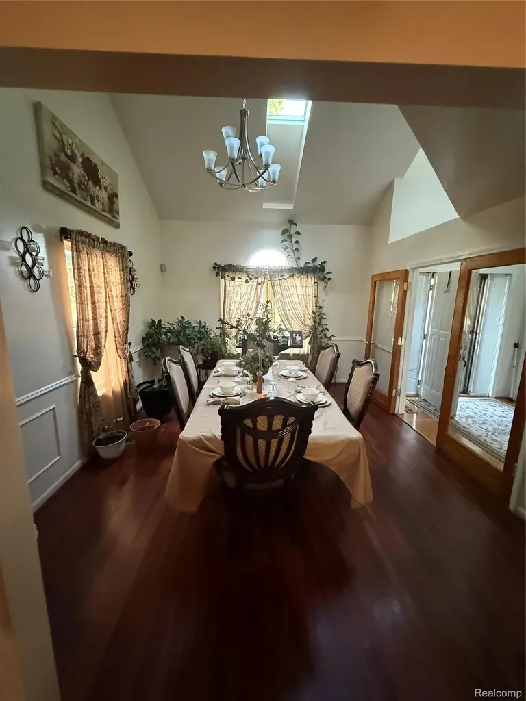 44994 Sondra Drive Van Buren Charter Township MI 48111