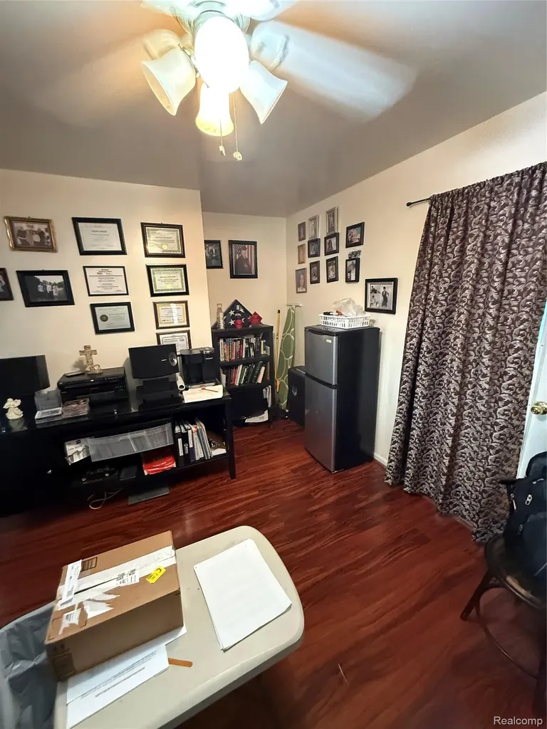 44994 Sondra Drive Van Buren Charter Township MI 48111