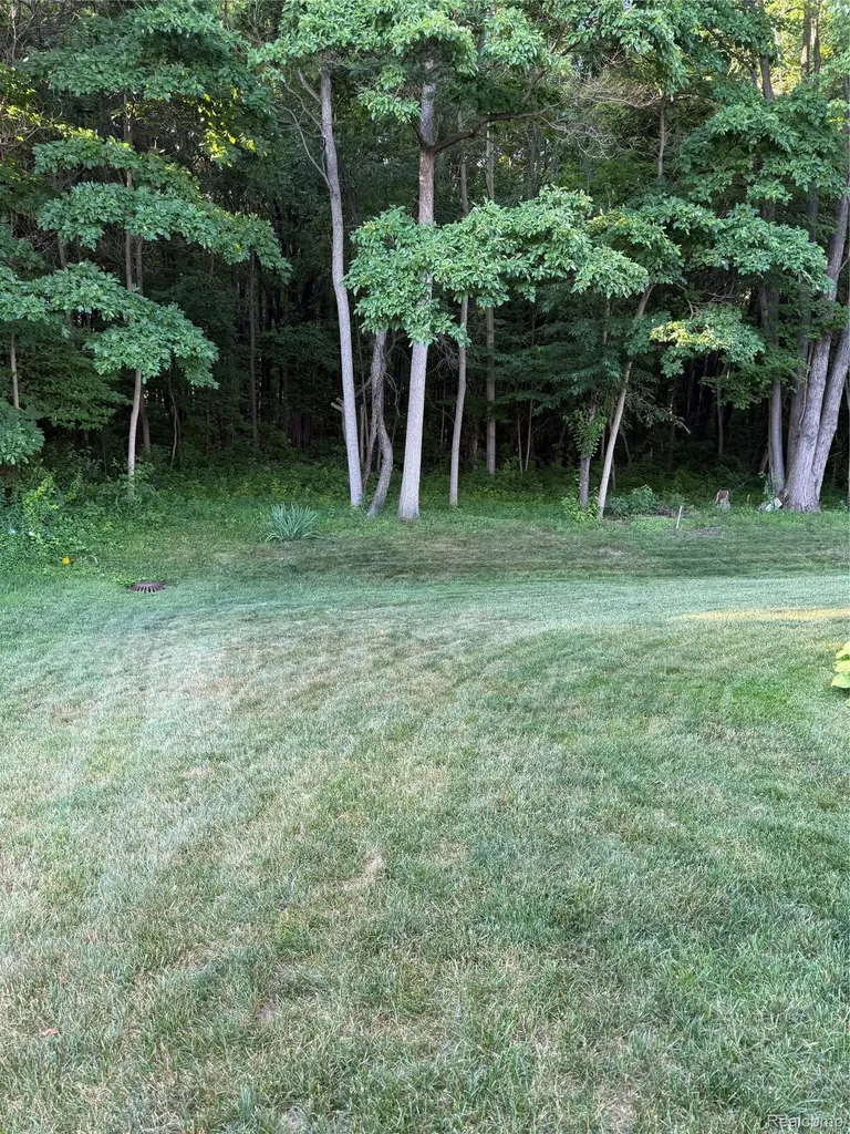 44994 Sondra Drive Van Buren Charter Township MI 48111