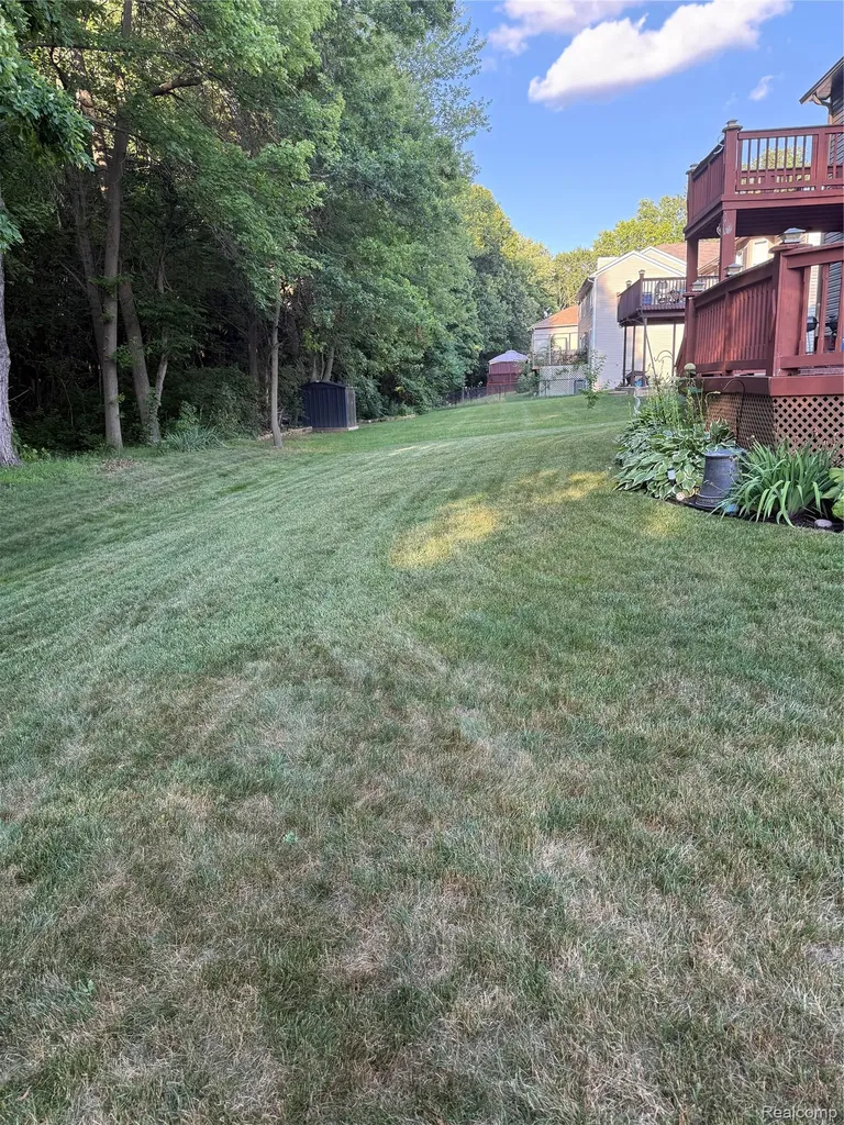 44994 Sondra Drive Van Buren Charter Township MI 48111