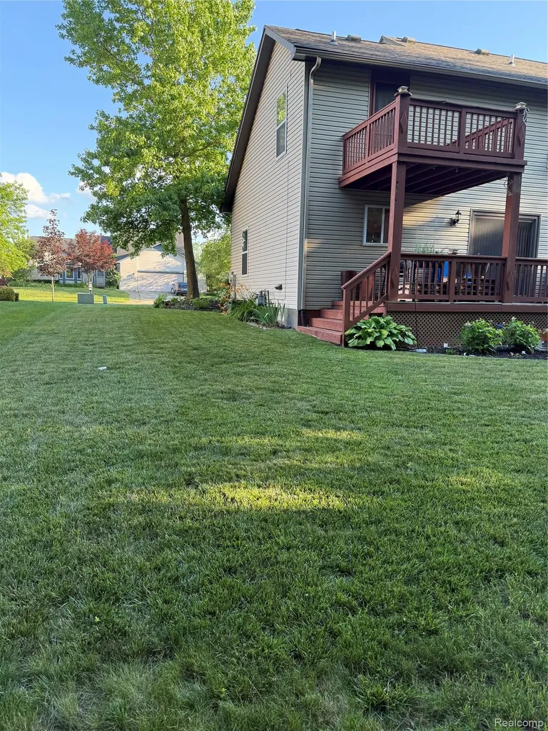 44994 Sondra Drive Van Buren Charter Township MI 48111