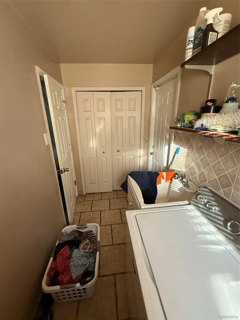 44994 Sondra Drive Van Buren Charter Township MI 48111