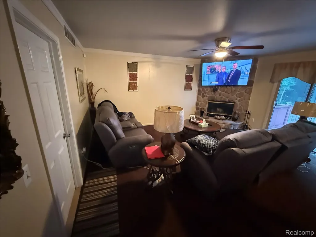 44994 Sondra Drive Van Buren Charter Township MI 48111