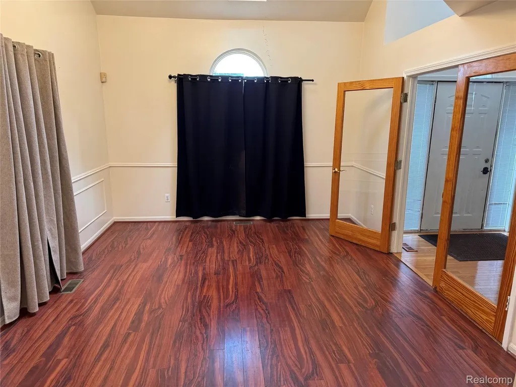 44994 Sondra Drive Van Buren Charter Township MI 48111