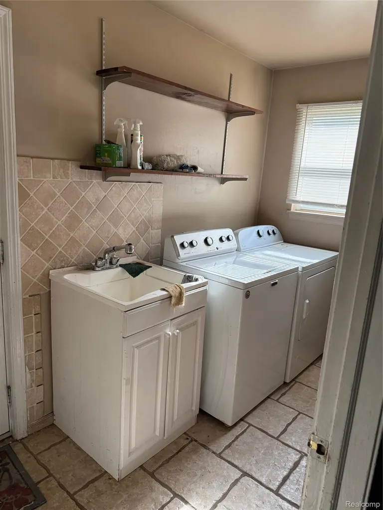 44994 Sondra Drive Van Buren Charter Township MI 48111
