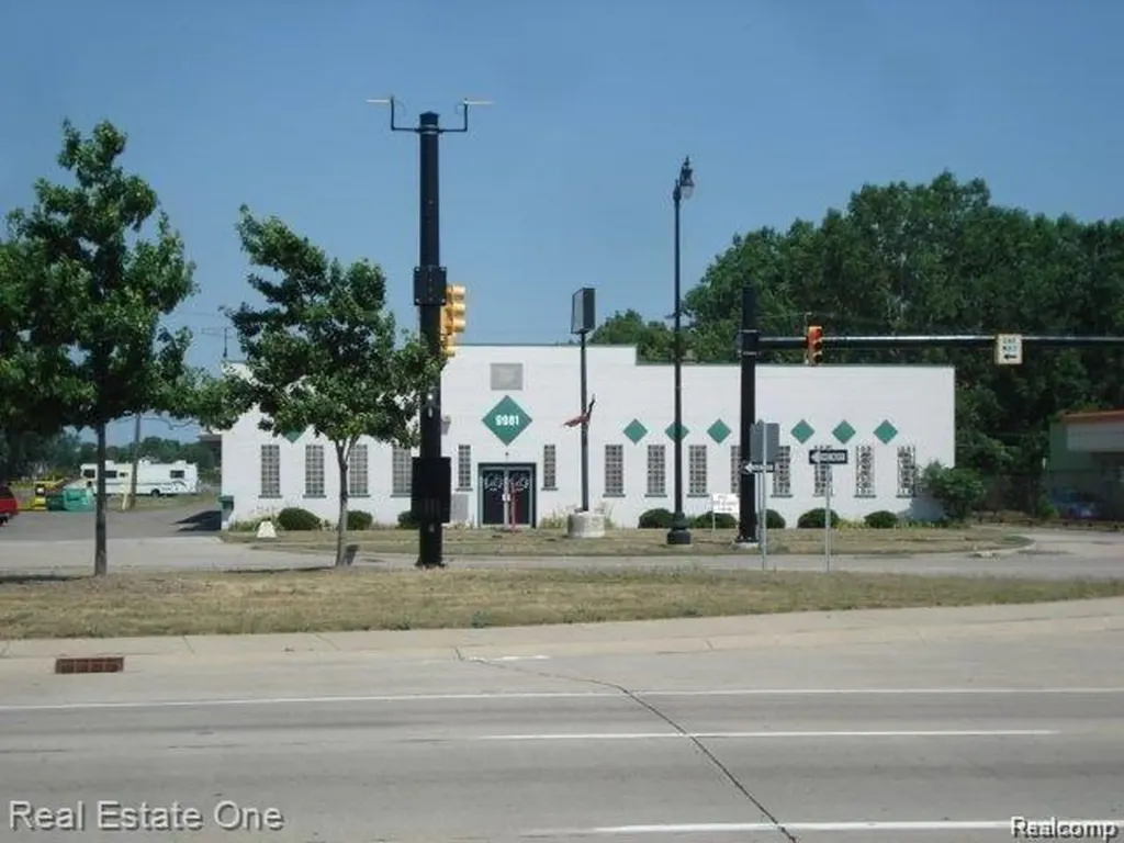 9981 Telegraph Road Taylor City MI 48180