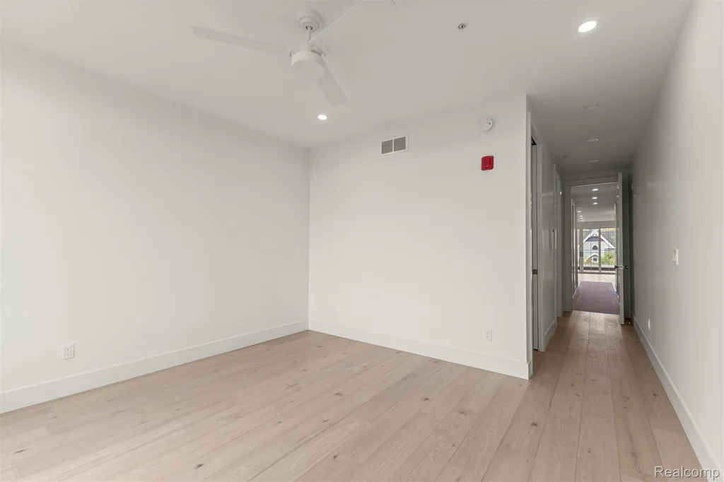 156 N Center Unit 303 Northville City MI 48167