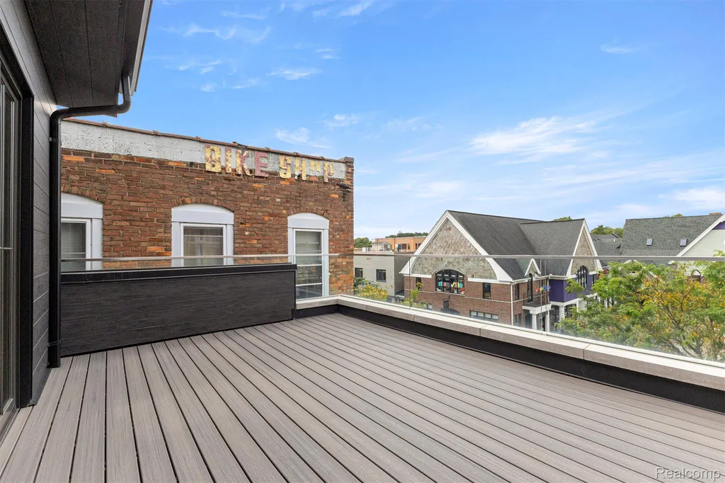 156 N Center Unit 303 Northville City MI 48167