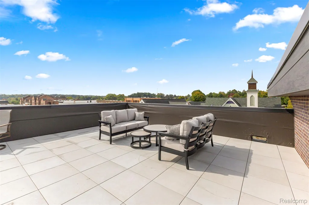 156 N Center Unit 303 Northville City MI 48167