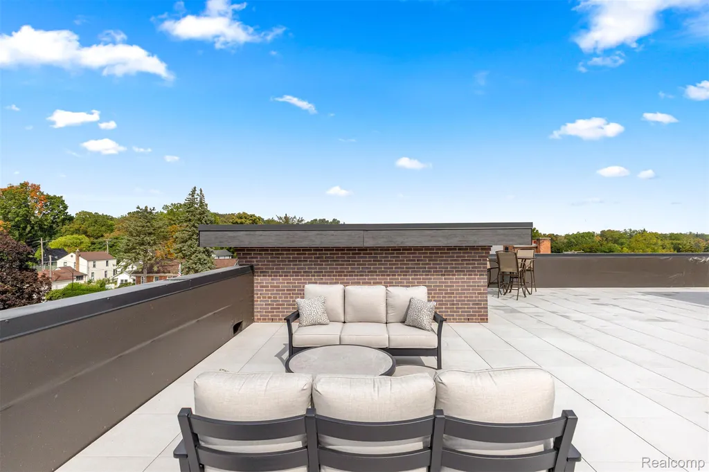 156 N Center Unit 303 Northville City MI 48167