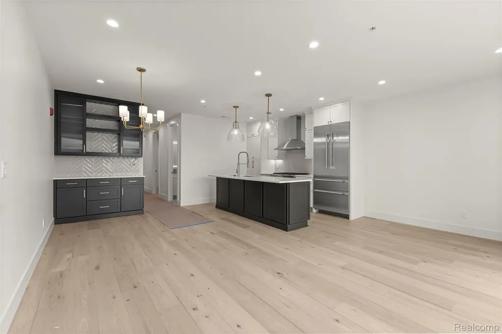 156 N Center Unit 303 Northville City MI 48167