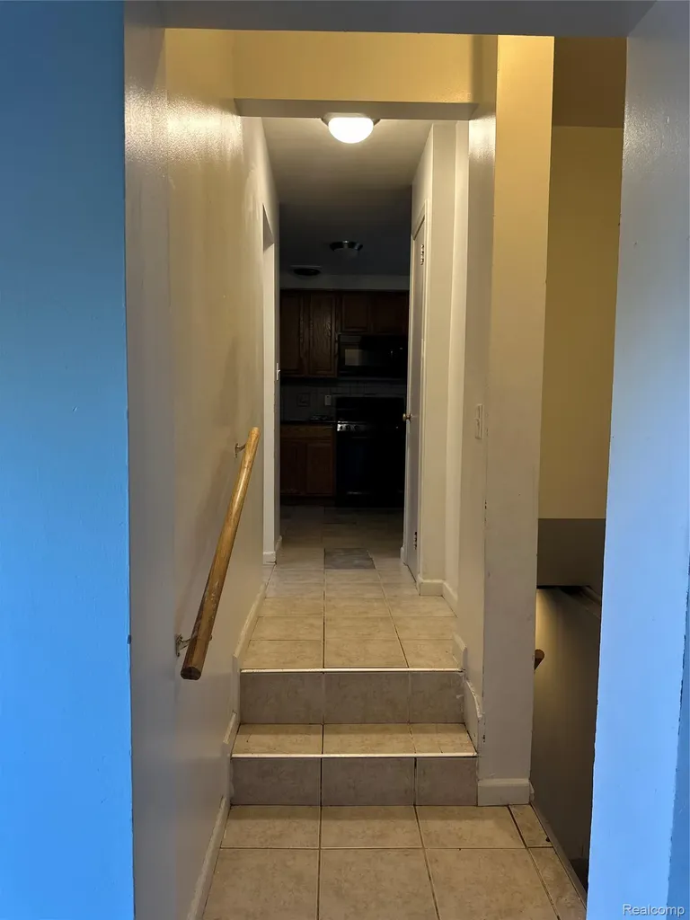 2216 Middlebelt Road West Bloomfield Charter Township MI 48324
