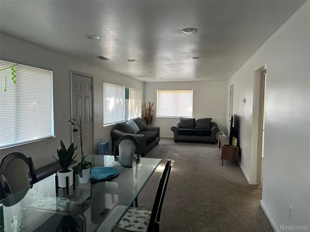 2216 Middlebelt Road West Bloomfield Charter Township MI 48324