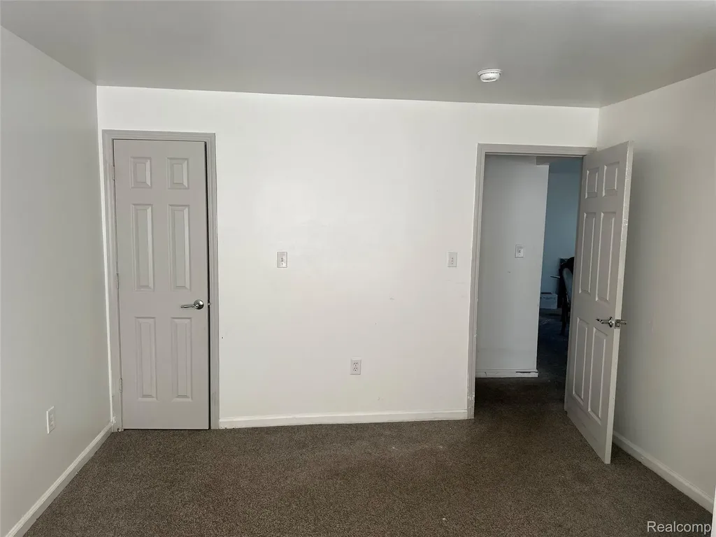 2216 Middlebelt Road West Bloomfield Charter Township MI 48324