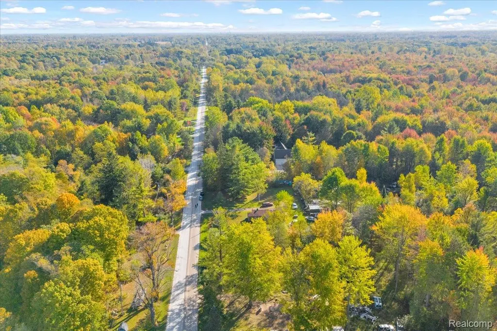 6417 Dove Road Kimball Township MI 48074