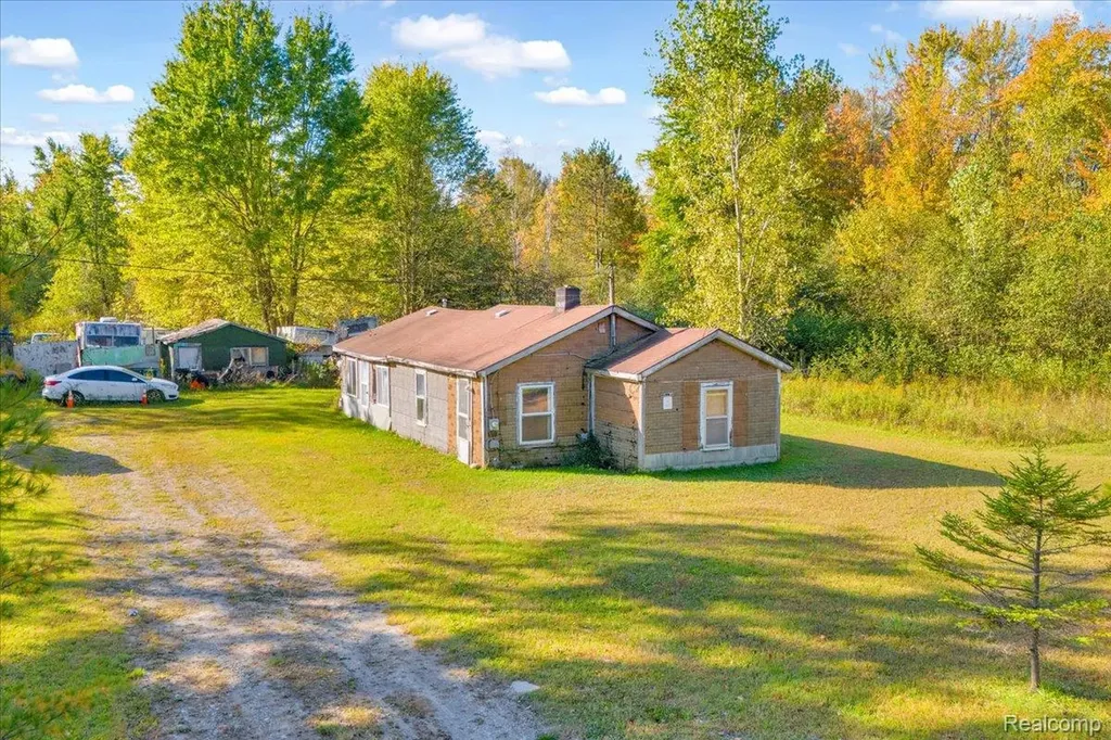 6417 Dove Road Kimball Township MI 48074