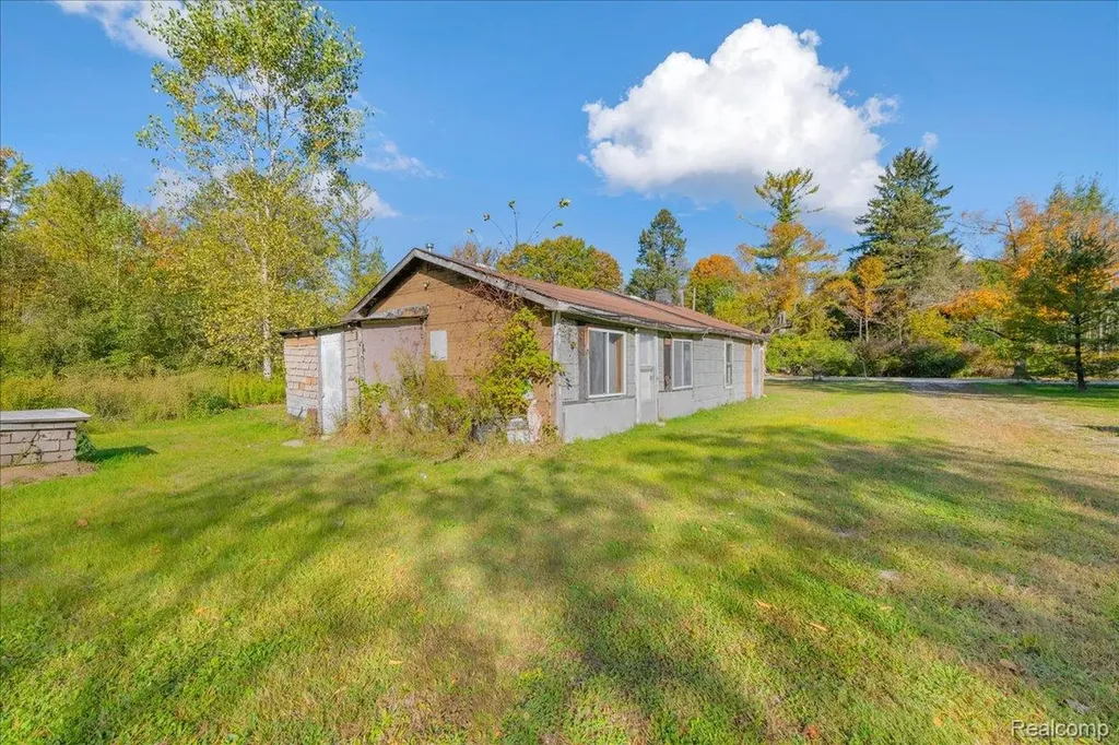 6417 Dove Road Kimball Township MI 48074