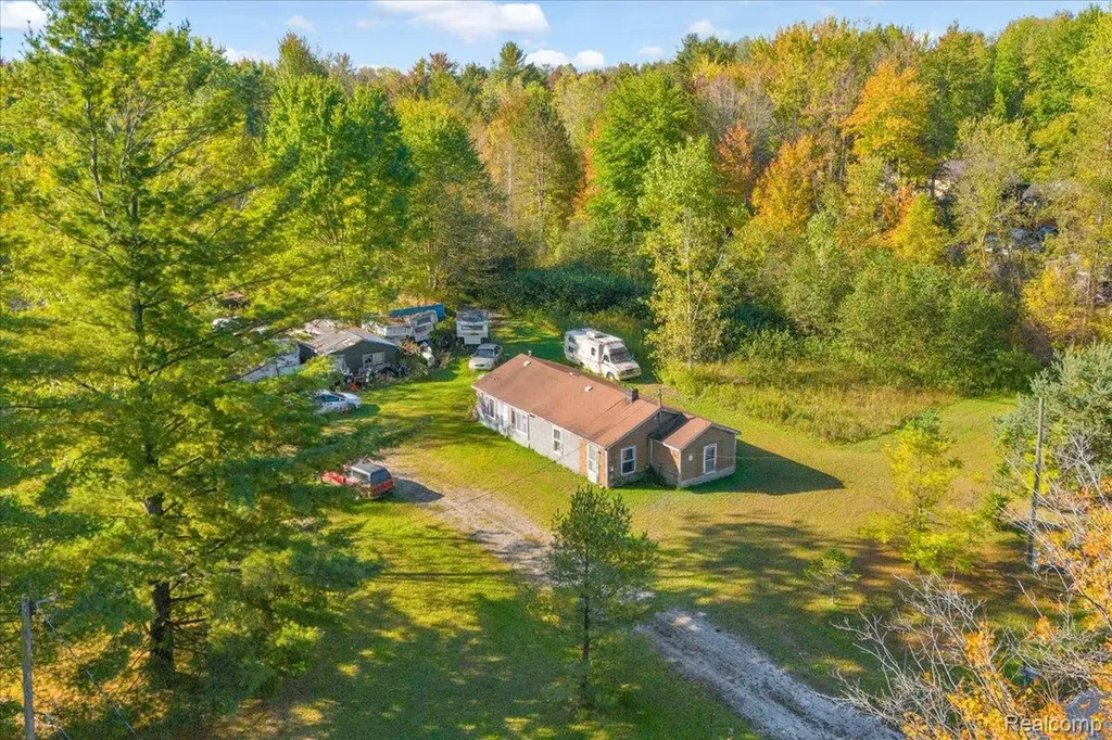 6417 Dove Road Kimball Township MI 48074