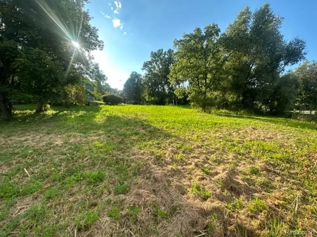 4886 Harding Avenue Independence Charter Township MI 48346