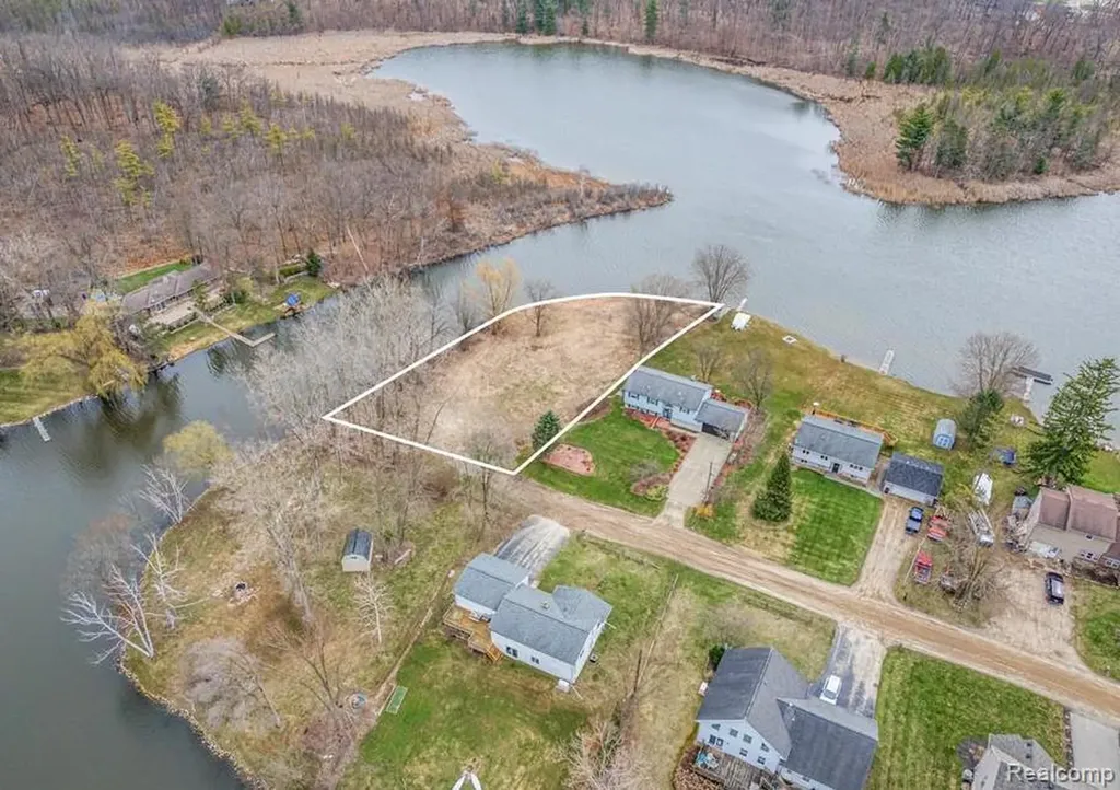 4886 Harding Avenue Independence Charter Township MI 48346