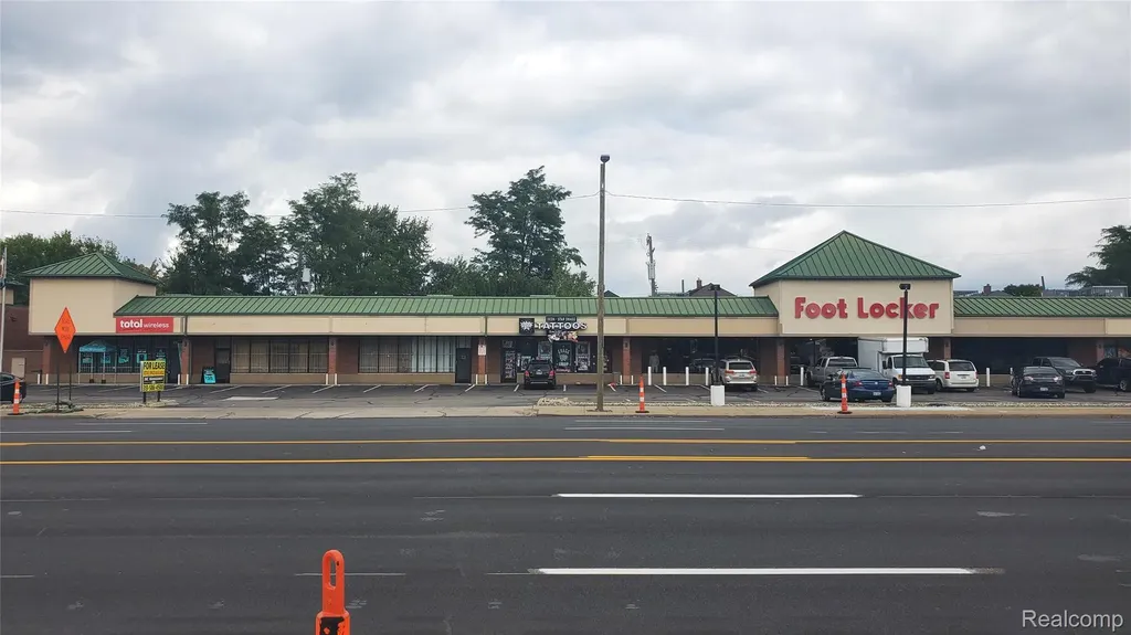 2933 W Davison Avenue W Detroit City MI 48238