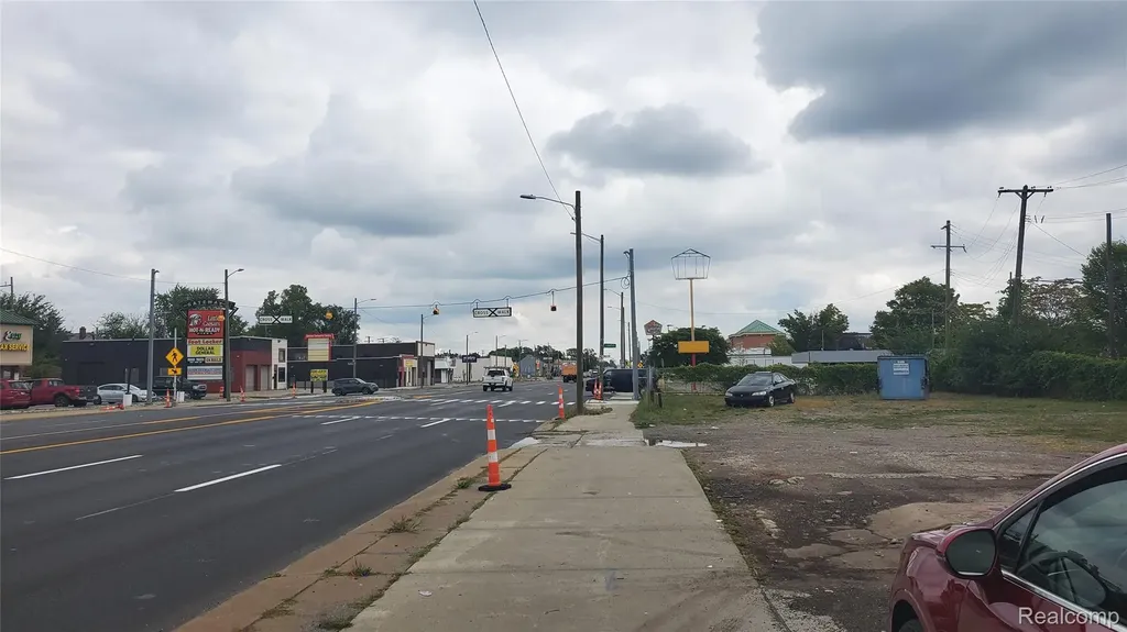 2933 W Davison Avenue W Detroit City MI 48238