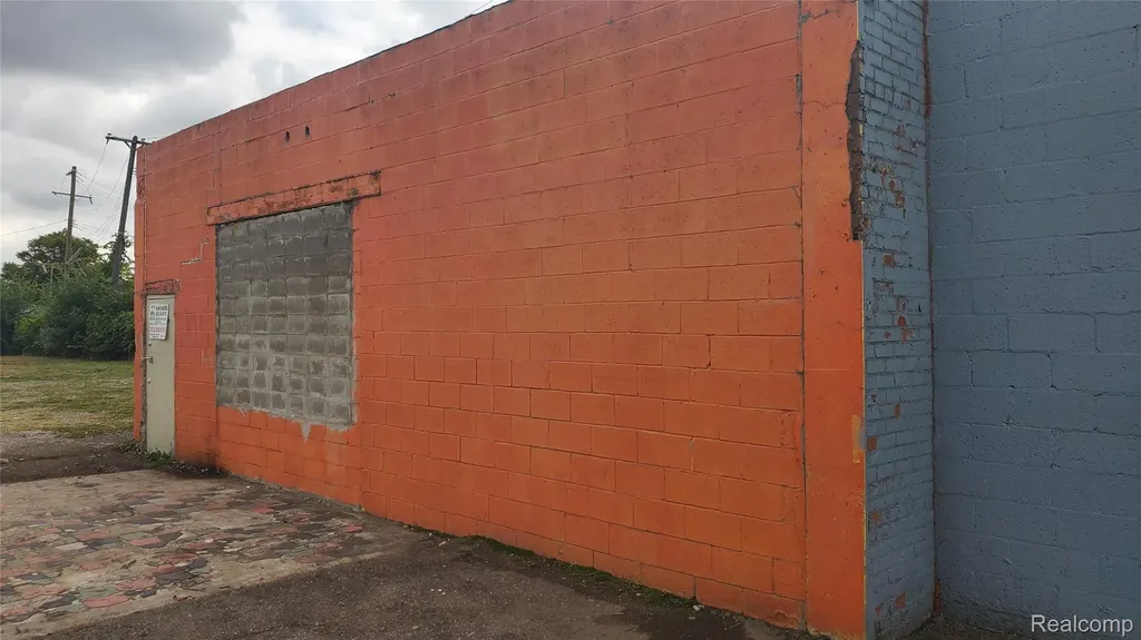 2933 W Davison Avenue W Detroit City MI 48238