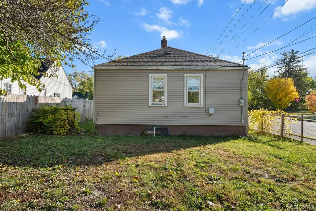 8203 Brace Street Detroit City MI 48228