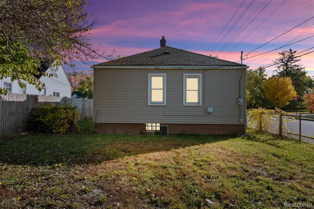 8203 Brace Street Detroit City MI 48228