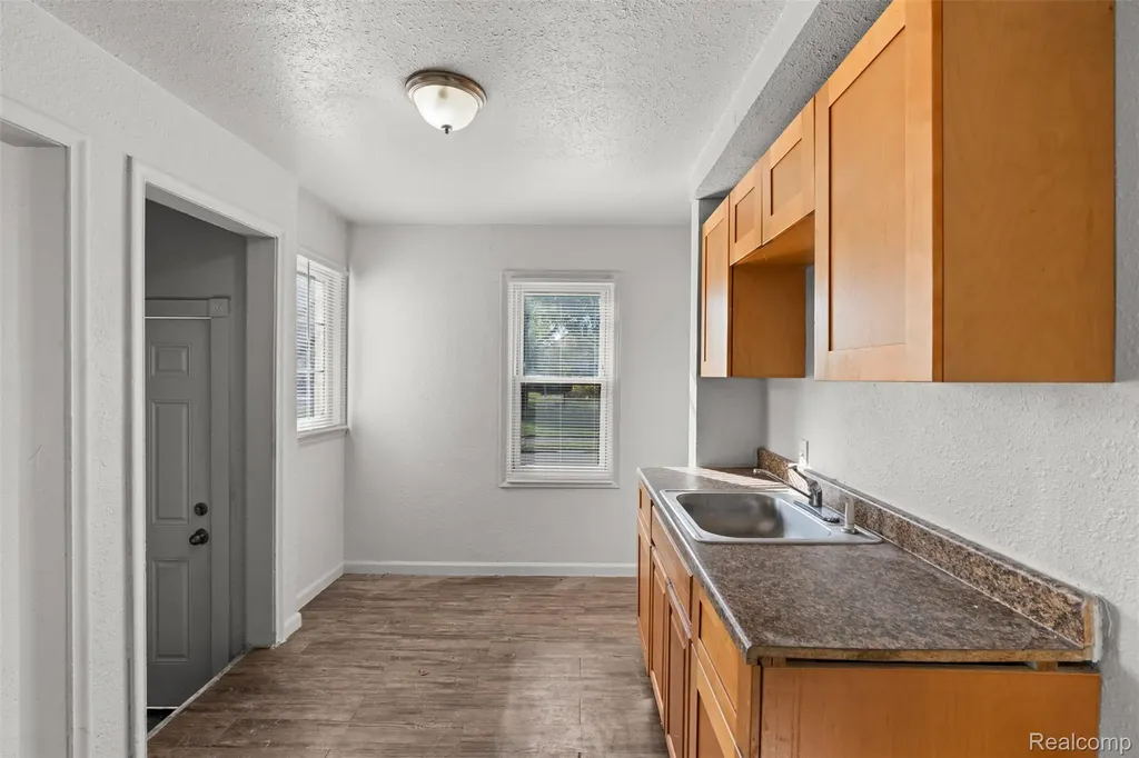 8203 Brace Street Detroit City MI 48228
