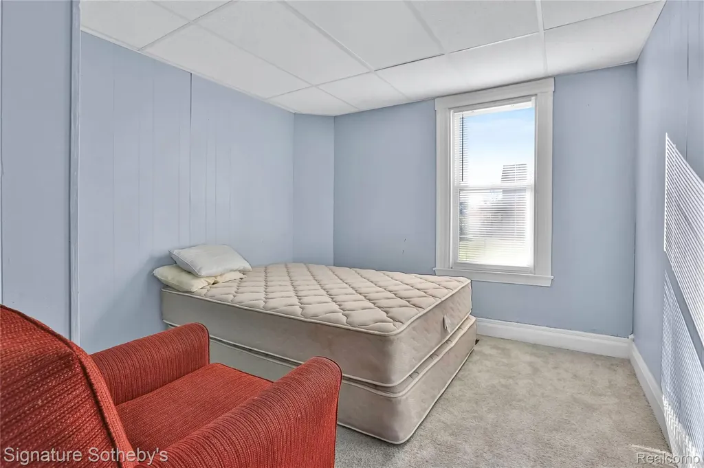 75 Mathews Street Pontiac City MI 48342