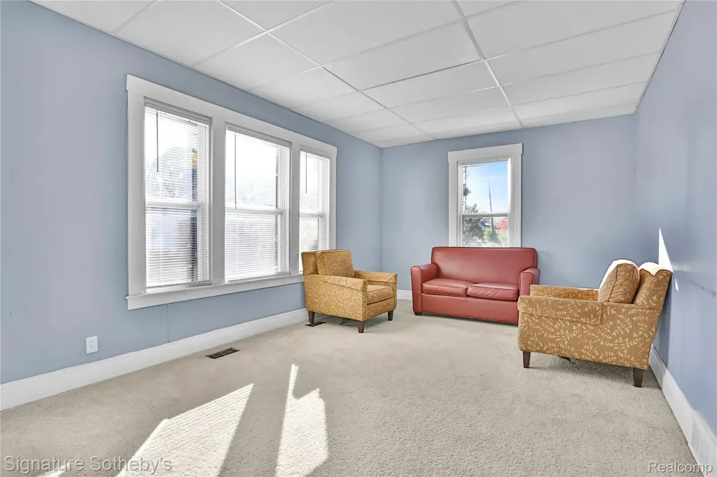 75 Mathews Street Pontiac City MI 48342