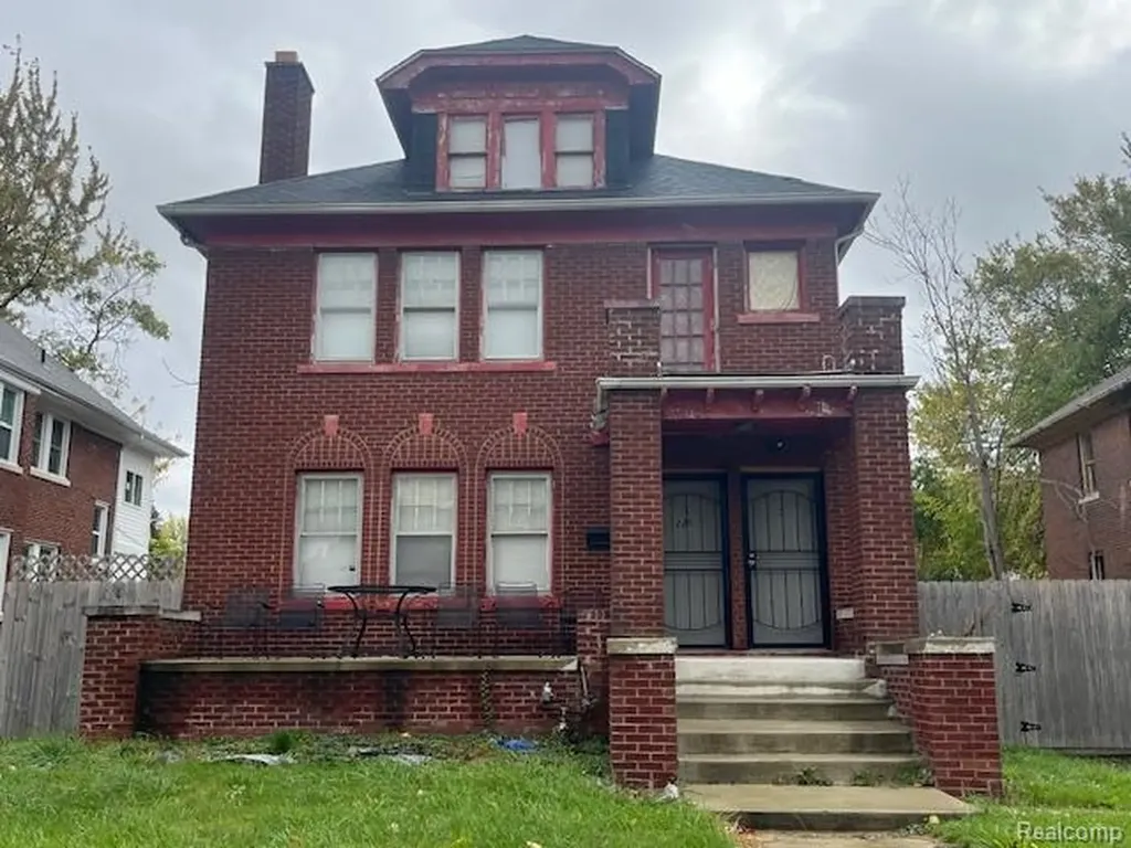 225 W Longwood Place Highland Park City MI 48203