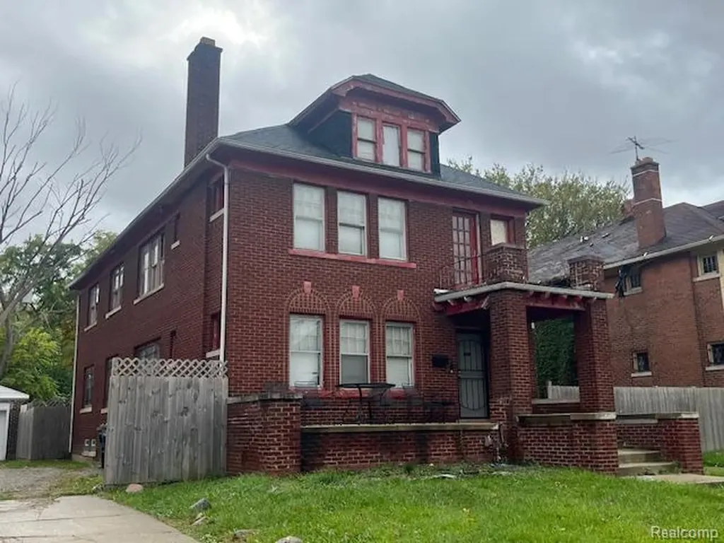225 W Longwood Place Highland Park City MI 48203