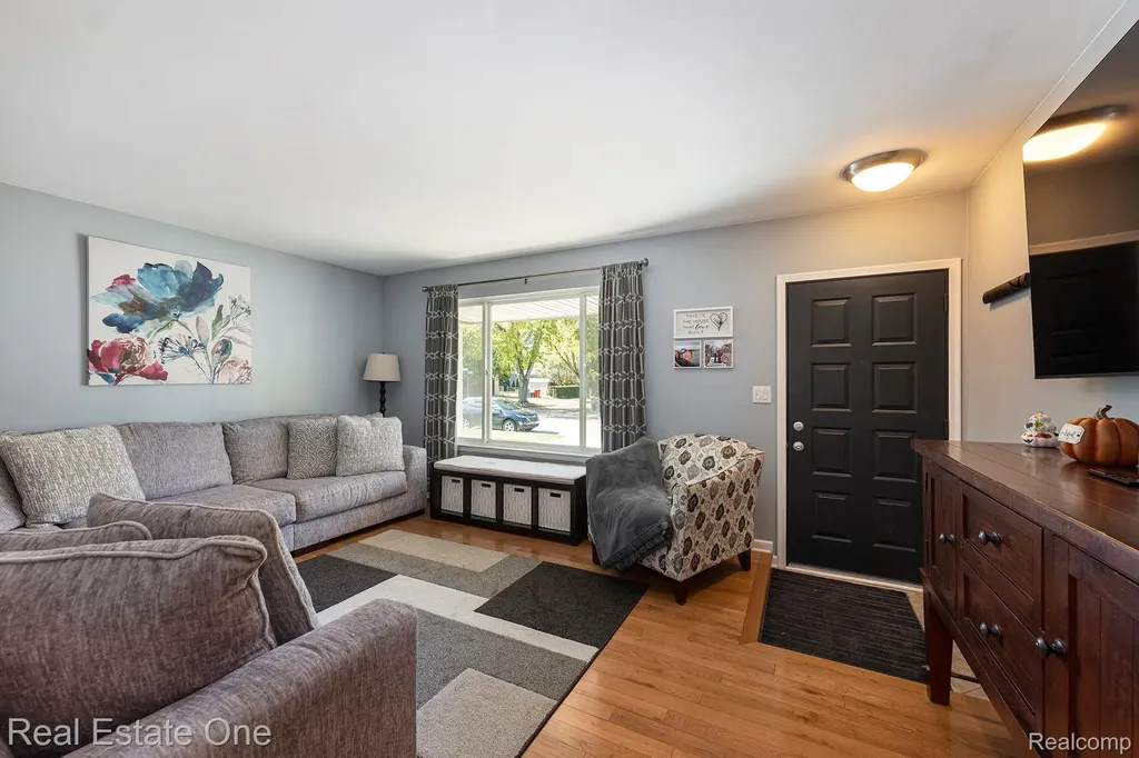 42002 Coulon Drive Clinton Charter Township MI 48038
