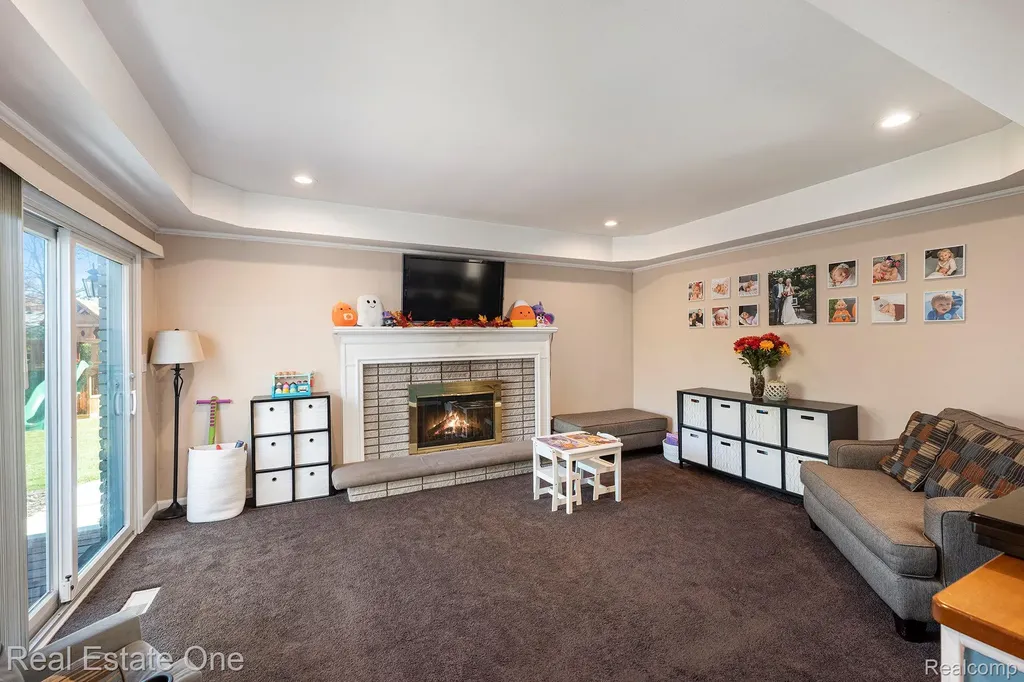 42002 Coulon Drive Clinton Charter Township MI 48038