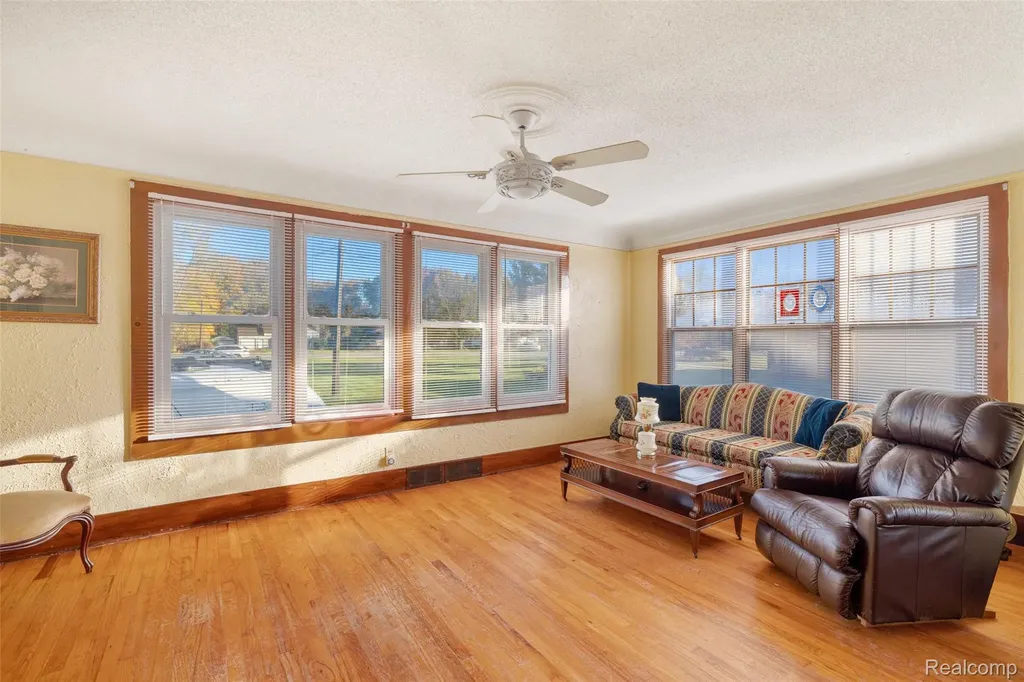 9669 Dixie Highway Ira Township MI 48023