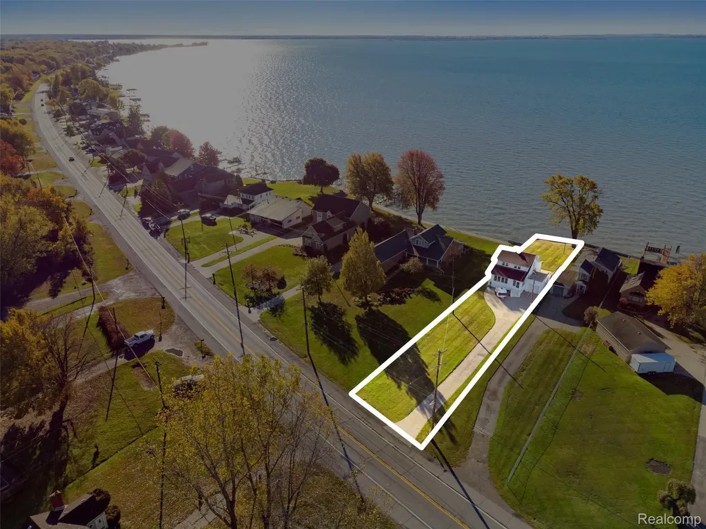 9669 Dixie Highway Ira Township MI 48023