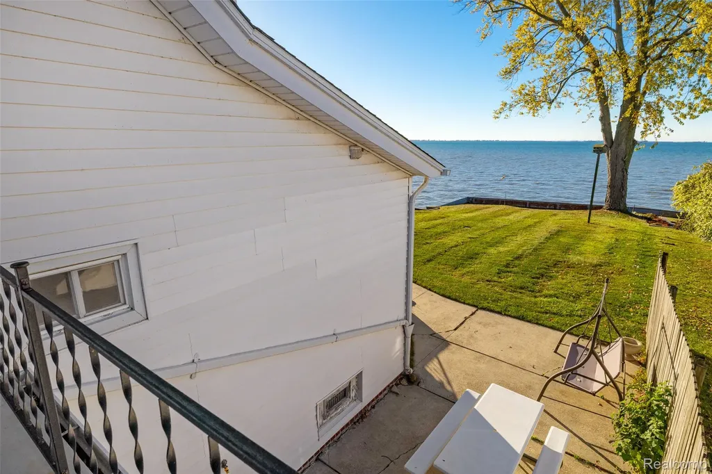 9669 Dixie Highway Ira Township MI 48023