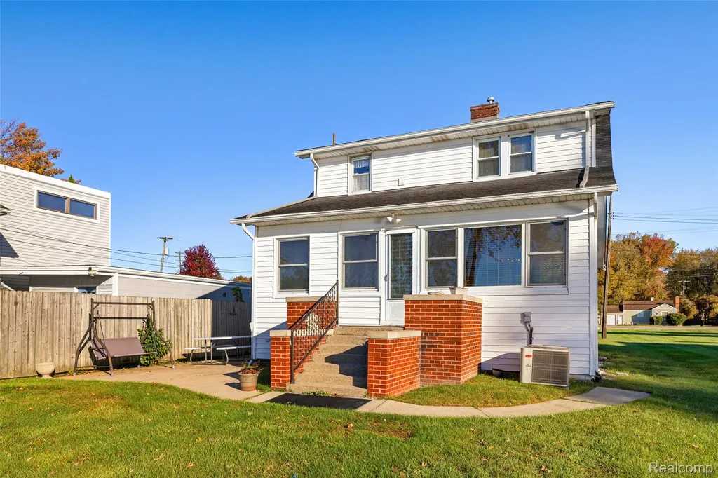 9669 Dixie Highway Ira Township MI 48023