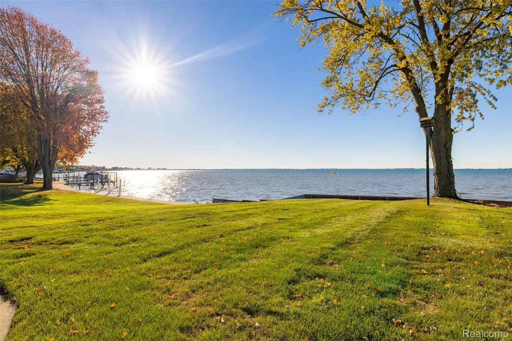 9669 Dixie Highway Ira Township MI 48023
